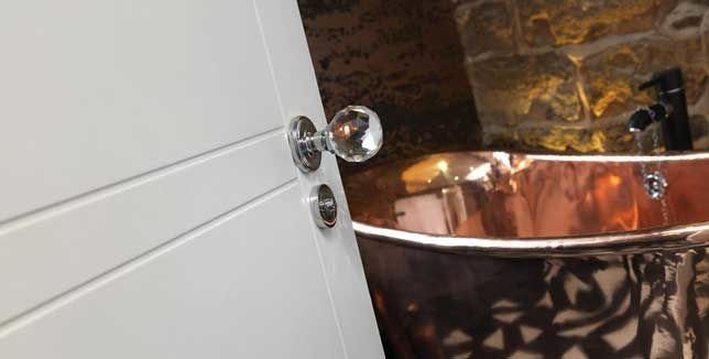 Contemporary crystal door knob