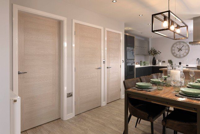 Tigris Ivory Laminate door